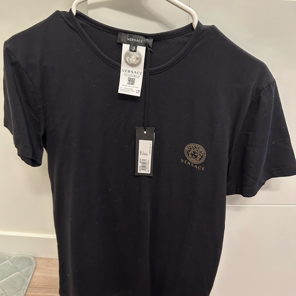 BNWT Versace t shirt black in size 3